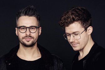MDR-Musiksommer macht am Sonntag in Zwickau Station - Sascha Stiehler (r.) und Antonio Lucaciu treten in Zwickau mit dem Sinfonieorchester auf.