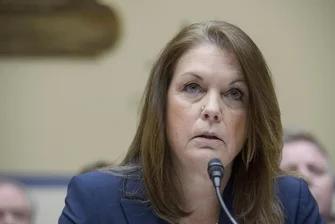 Kimberly Cheatle, Direktorin des US-amerikanischen Secret Service, sagt vor dem Ausschuss für Aufsicht und Rechenschaftspflicht des Repräsentantenhauses über das versuchte Attentat auf den ehemaligen US-Präsidenten Trump bei einer Wahlkampfveranstaltung in Pennsylvania im Kapitol aus.