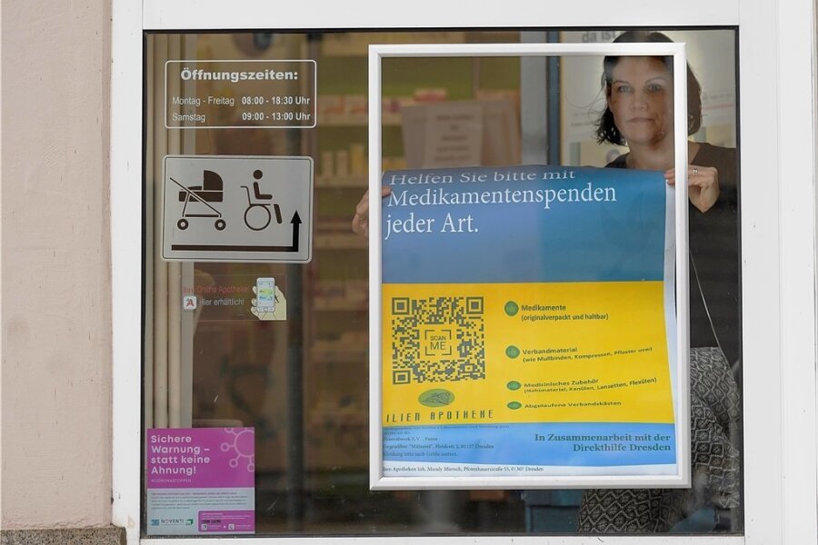 Medikamente für Menschen in der Ukraine: Wie kommen Spenden richtig an? - Mandy Miersch, Inhaberin der Lilien-Apotheke in Dresden, will Menschen in der Ukraine helfen. So wie sie sammeln auch andere Apotheker in Sachsen Spenden. 