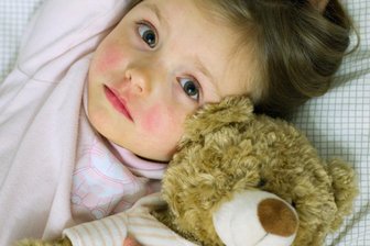 Mediziner wegen Kopfschmerzen bei Kindern alarmiert -