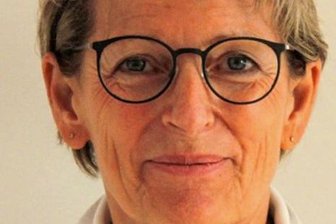 Medizinerin spricht über Brustkrebs -