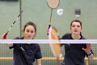 Meerane erhält sich Chance auf Klassenerhalt - Christin Winkler (links) und Isabell Gebhardt gingen für die SG Meerane 02 am Wochenende auch im Doppel ans Netz.