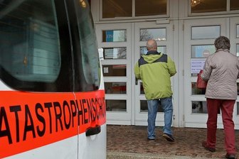 Meerane schafft es mit Impfaktion in die ARD-Tagesschau - Das mobile Impfteam war am Dienstag in der Stadthalle in Meerane. Foto: Kretschel/Archiv.