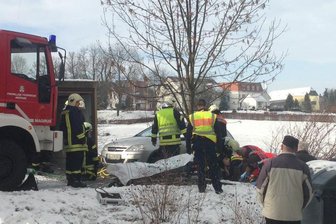 Meerane: Senior von eigenem Auto überrollt -