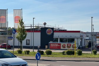 Meerane und die hungrigen Diebe: Nach McDonalds versuchen es die Einbrecher bei Burger King - Blick zu Burger King in Meerane. Hier gab es einen Einbruch.