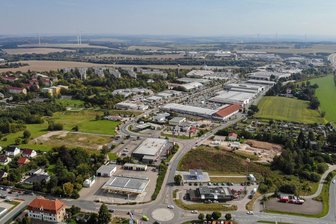 Meerane verzeichnet Gewerbesteuer-Zuwachs: Welche Investitionen im Haushaltsplan für 2026 auftauchen - Blick zum A4-Center in Meerane. Die Stadt erwartet in diesem Jahr rund zehn Millionen Euro an Gewerbesteuer.