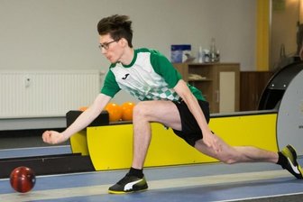 Mehltheuer sichert sich Sieg ohne zu glänzen - Philipp Becker gab am Wochenende sein Debüt in der ersten Mannschaft der SG Grün-Weiß Mehltheuer.