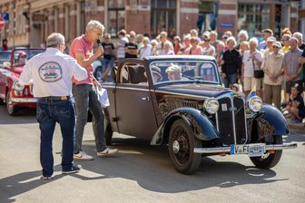 Mehr als 100 Oldtimer rollen durchs Vogtland: Das bietet das Falkensteiner Straßenfest und die Trützschler-Classic - 100 Teilnehmer werden zur 3. Baron-von-Trützschler-Classic am Sonntag erwartet.