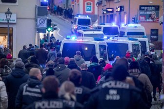 Mehr als 1000 Menschen protestieren in Zwönitz gegen Corona-Maßnahmen -