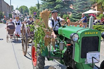 Mehr als 1000 Zuschauer bejubeln Festumzug in Ebersbrunn - 
