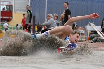 Mehr als 200 Athleten beim 26. Internationalen Chemnitzer Hallenmeeting - Lokalmatador Max Heß sprang im vergangenen Jahr in Chemnitz zum Sieg. Foto: Andreas Seidel