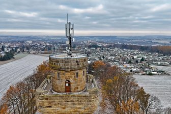 Mehr als 300 Besucher genießen den Blick vom Bismarckturm in Glauchau: Die besten Fotos von der Wiedereröffnung des Wahrzeichens - Besucher dürfen am Samstag und Sonntag jeweils von 10 bis 17 Uhr auf die Aussichtsplattform des Bismarckturmes in Glauchau.