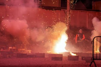 Mehr als 50 Verletzte und ebenso viele Feuerwehreinsätze im Landkreis Zwickau: Was sagen Westsachsen zum Böllerverbot? - Feuerwerk an Silvester - sollte man es dulden oder verbieten?