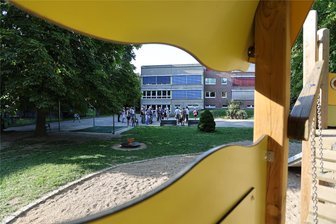 Mehr als 6000 Kita-Plätze in Zwickau: Versorgungsgrad liegt über dem sächsischen Durchschnitt - Die Kindertagesstätte „Sonnenschein“ an der Pölbitzer Freiligrathstraße in Trägerschaft des DRK ist voll ausgelastet. In den kommenden Jahren sollen Teilbereiche der Einrichtung saniert werden.