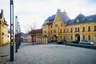 Mehr als eine Mitfahrbörse: Tafel soll Netzschkauer verbinden - Auf dem Netzschkauer Marktplatz könnte künftig eine Tafel mit Mitfahrgelegenheiten stehen.