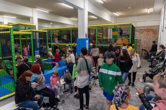 Mehr Familienzeit in Auerbach: Indoorspielplatz passt Öffnungszeiten an - Nicht nur zum Kindertag ist viel los auf dem Indoorspielplatz.