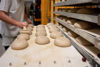 Mehr Geld für Bäckerei-Azubis im Erzgebirge - Laut Gewerkschaft profitiert jeder Azubi in einer Bäckerei von der neuen Ausbildungsvergütung.
