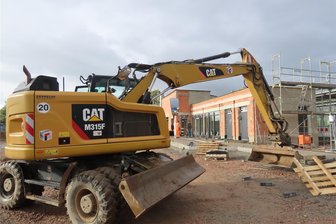 Mehr Geld für Fassade des Werdauer Bahnhofes eingeplant - Bis zum Jahresende sollen die wesentlichen Arbeiten für das neue Bahnhofsgelände in Werdau beendet sein.