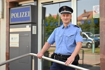 Mehr Gewalt und Diebstahl in Burgstädt: Straftaten auf Rekordhoch - Steffen Wolf ist neuer Vize-Polizeirevierleiter von Rochlitz. Gemeinsam mit Chef Jens Rödel hat er die Polizeistatistik für die Stadt Burgstädt erstellt. Die Anzahl der Straftaten ist im Vergleich zum Vorjahr gestiegen.
