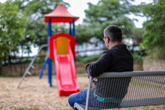 Mehr Rechte für leibliche Väter: Eine Reform mit Augenmaß - Leibliche Väter haben künftig bessere Chancen, die Vaterschaft eines anderen Mannes für ihr Kind anzufechten.