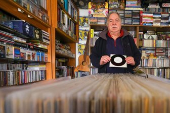 „Mehr sag ich nicht, sonst kommen mir Tränen“: Warum ein Glauchauer am Todestag von John Lennon um zwei Leute trauert - Edmund Thielows Sohn Ralf, der 42 Jahre alt geworden wäre, verstarb in diesem Sommer ganz plötzlich.