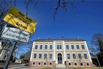 Mehr Schutz vor Amoklauf an Mühlauer Schule - Blick auf die Grundschule Mühlau. 