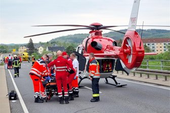 Mehr Unfälle in Mittelsachsen: Jeder fünfte Beteiligte verschwindet heimlich - Die Anzahl der Unfälle ist 2023 in Mittelsachsen gestiegen. Im Mai 2023 hat sich zum Beispiel ein schwerer Unfall auf der B 173n in Niederwiesa ereignet.