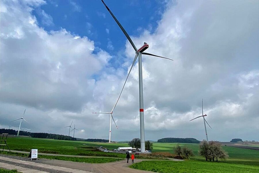 Mehr Windkraft und Solar: Sachsen erhöht Tempo beim Ausbau der erneuerbaren Energien - Ein neuer Windpark bei Voigtsdorf, Gemeinde Dorfchemnitz in Mittelsachsen. Beim Ausbau der erneuerbaren Energien in Sachsen geht es jetzt schneller voran.