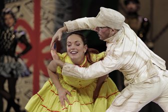 Mehr Zuschauer, weniger Spielraum: Theater Plauen-Zwickau bricht 2025 trotz Sparzwängen Rekorde - „Der Nussknacker“ (hier Rita Di Bin und Stefano Neri) gehörte sowohl 2024 als auch 2025 zu den Top-10-Inszenierungen des Theaters.