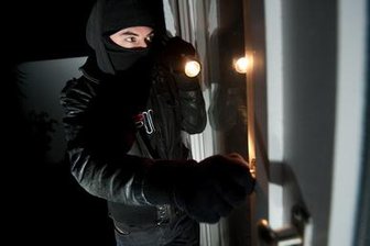 Mehrere Einbrüche in Bäckereifilialen - Polizei sucht Zeugen - 