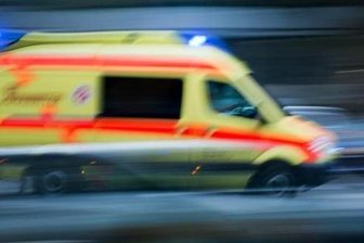 Mehrere Verletzte bei Kollision von Kleinbus mit Simson -