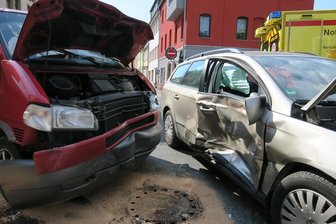 Mehrere Verletzte bei Unfall auf B 169 in Lößnitz -