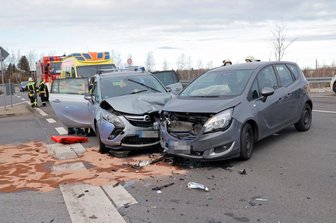 Mehrere Verletzte bei Unfall auf B 173 - 