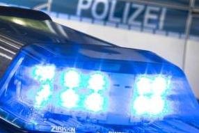 Mehrere Verletzte bei Verkehrsunfall mit Radfahrerin - Ein abgebrochener Überholvorgang hat am Freitag gegen 16 Uhr dem Zubringer zwischen der B 174 und dem Kreisverkehr Chemnitzer Straße bei Gornau zu einem Unfall mit mehreren Beteiligten geführt.