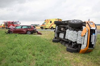 Mehrere Verletzte nach schwerem Unfall bei Oberschöna - 