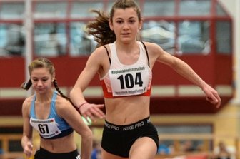Mehrkämpfer trumpfen auf - Rosa Charlene Tittmann vom LV 90 Erzgebirge (r.) mischt in der Leichtathletik-Szene gut mit. Die Annaberg-Buchholzerin wurde jetzt Dritte der Regionalmeisterschaft im Fünfkampf der Altersklasse 13.