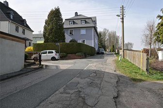 Mehrkosten für Straßenbau in Zschorlau - In Zschorlau werden Bühlstraße und Gartenweg (nach links abzweigend) gebaut.