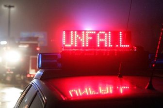 Mehrstündiger Stau auf A72 nach Lkw-Unfall -