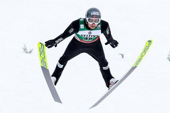 Meilenstein in der Nordischen Kombination: Männer bekommen Skiflug-Weltcup am Kulm - Kombiniererkönig Jarl Magnus Riiber meistert auch eine Flugschanze.