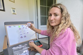 „Mein Kind ist nicht das Problem“: Mutter prangert fehlende Unterstützung für Autisten in Region Zwickau an - Friederikes Sohn ist Autist und braucht viele Alltagshilfen, etwa einen mit Magnetbildern dargestellten Tagesablauf. Ohne solche Tricks geht nichts, sagt die Zwickauerin.