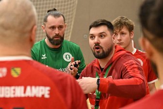 „Meiner Meinung nach sind wir die beste Mannschaft der Liga“: ZHC Grubenlampe bezwingt den Spitzenreiter - ZHC-Coach Alex Musteata ist voll und ganz überzeugt von seinem Team.