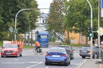 Meißner Ring in Freiberg: Verkehr rollt wieder - Auf dem Meißner Ring in Freiberg rollt der Verkehr seit Freitagnachmittag wieder.