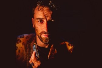Meister der Bluesharp: Tomislav Goluban spielt in Hainichen - Der Blues-Musiker Tomislav Goluban aus Ungarn gastiert am Wochenende in Hainichen.