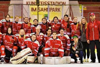 Meisterpokal und Medaillen für die ETC-Frauen -