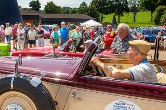 Meisterrallye erlebt neue Runde - Im Crottendorfer Räucherkerzenland machte die Sächsische Meister-Classic Station. Die Premiere der Rallye kam sehr gut an.