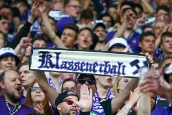 Meistert der FCE den Abstiegskampf? - Eine riesige Fangemeinde drückt dem FC Erzgebirge Aue die Daumen, damit es dem Zweitligist doch noch gelingt, den Klassenerhalt zu schaffen.
