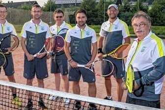 Meistertitel als vorzeitiges Jubiläumsgeschenk - Die Männer des Olbernhauer TC blieben in der diesjährigen Freiluftsaison der Bezirksklasse ungeschlagen.