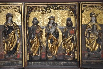Meisterwerk von Peter Breuer erstrahlt bald in neuem Glanz - So sah der Vielauer Flügelaltar mit fünf Figuren vor der Restaurierung aus.