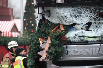 Merkel geht von Terroranschlag auf Berliner Weihnachtsmarkt aus -
