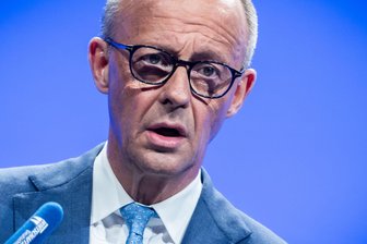 Merz schließt Minderheitsregierung und Neuwahl aus - Der Kanzler bekennt sich am Vorabend des Regierungs-Jahrestags zur Zusammenarbeit mit der SPD.